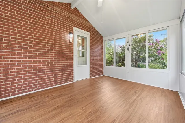 4330 Orchardview Dr gallery image 28