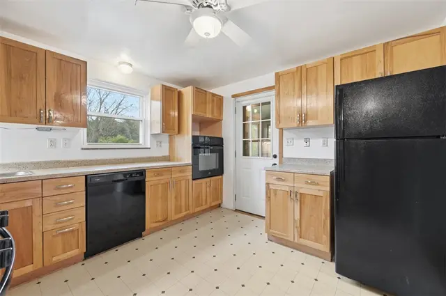 4330 Orchardview Dr gallery image 29