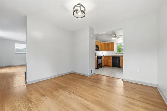 4330 Orchardview Dr gallery image 30