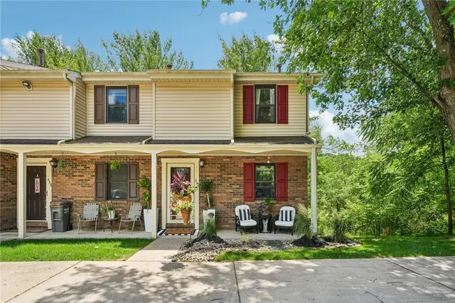 435 Brookside Ct gallery image 2