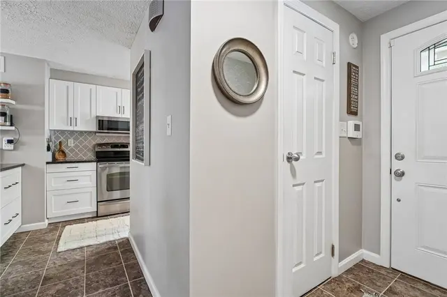 435 Brookside Ct gallery image 9