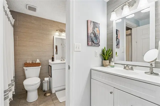 435 Brookside Ct gallery image 15