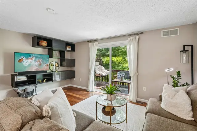 435 Brookside Ct gallery image 19