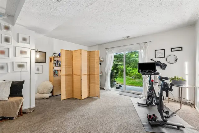 435 Brookside Ct gallery image 21