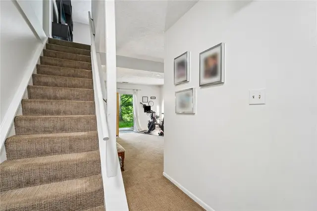 435 Brookside Ct gallery image 25