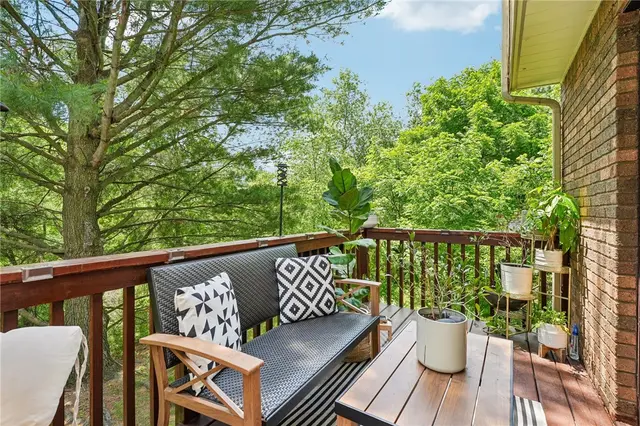435 Brookside Ct gallery image 31