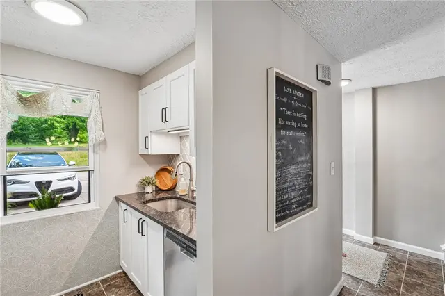 435 Brookside Ct gallery image 37