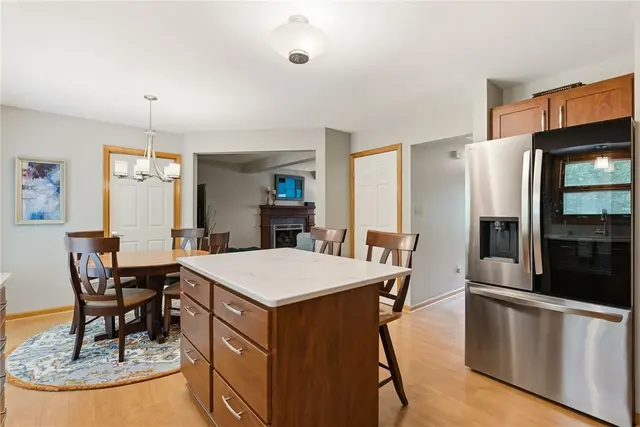 435 Cloverdale Dr gallery image 19