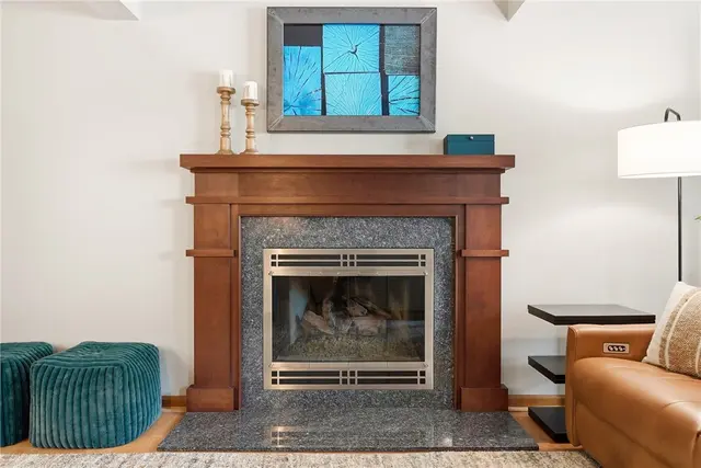 435 Cloverdale Dr gallery image 23