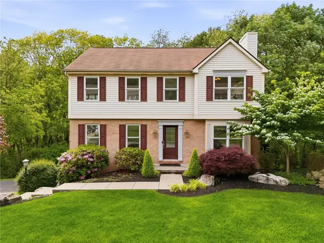 435 Cloverdale Dr gallery image 28
