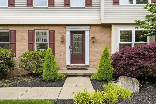 435 Cloverdale Dr gallery image 42