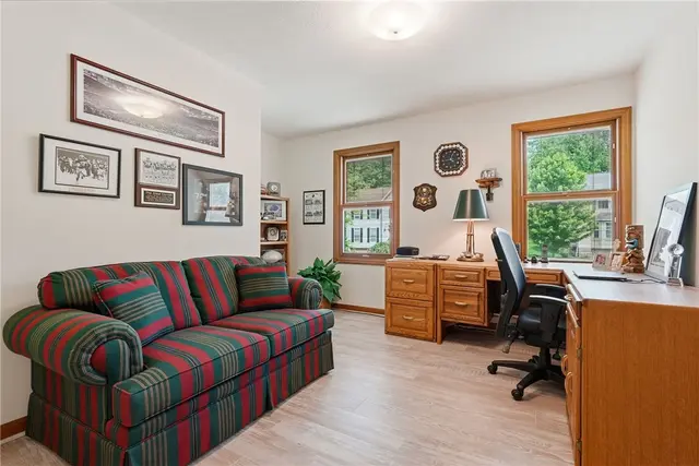 435 Cloverdale Dr gallery image 48