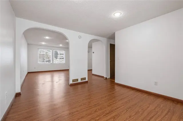 4360 Hemlock Cir gallery image 13