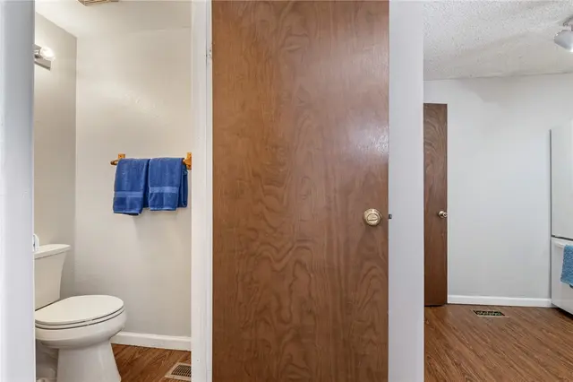 4360 Hemlock Cir gallery image 19