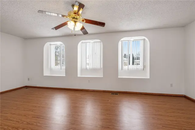 4360 Hemlock Cir gallery image 21
