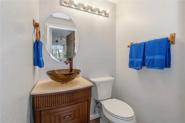 4360 Hemlock Cir gallery image 24