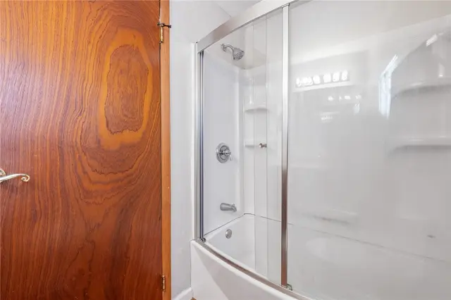 4360 Hemlock Cir gallery image 27