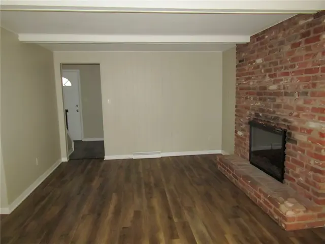 4371 Kilbert Dr gallery image 7