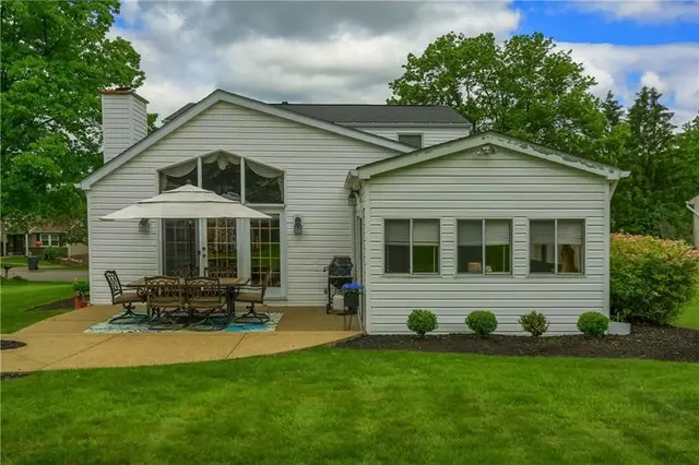 439 Deerfield Dr gallery image 6