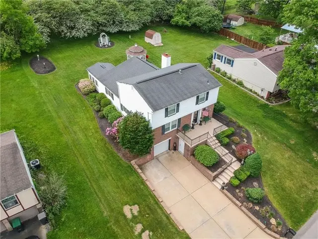 439 Deerfield Dr gallery image 13