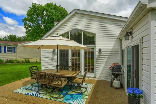 439 Deerfield Dr gallery image 15