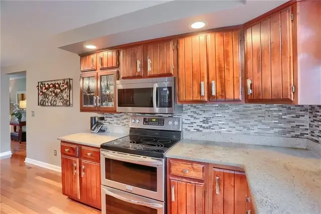 439 Deerfield Dr gallery image 25