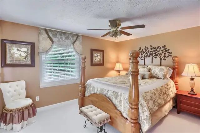 439 Deerfield Dr gallery image 28