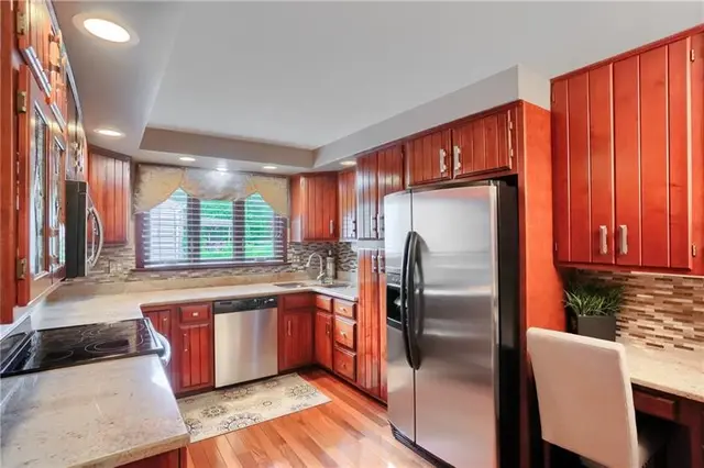 439 Deerfield Dr gallery image 41
