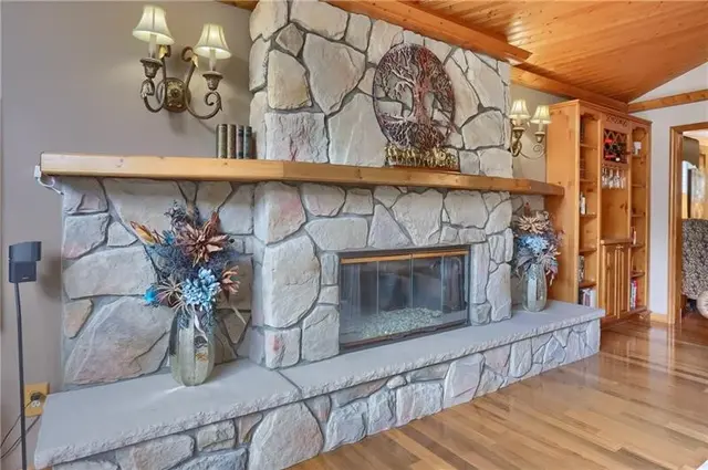439 Deerfield Dr gallery image 45