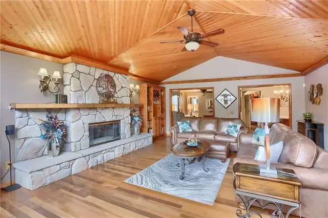 439 Deerfield Dr gallery image 46