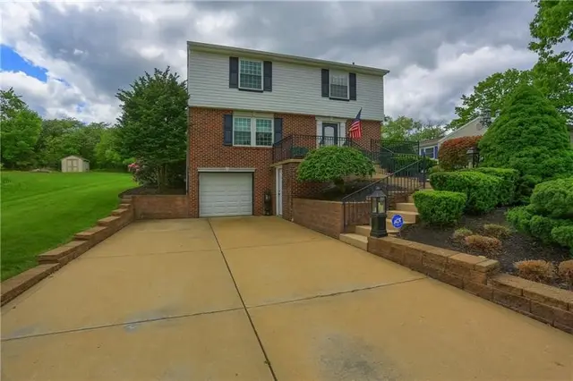 439 Deerfield Dr