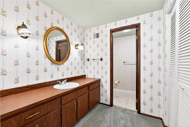 44 Oxford Ct gallery image 22