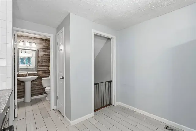 4400 Laurel Oak Drive gallery image 18