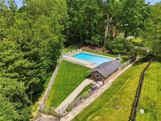 4400 Laurel Oak Drive gallery image 31