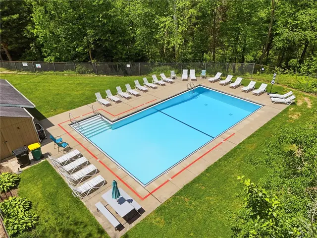 4400 Laurel Oak Drive gallery image 35