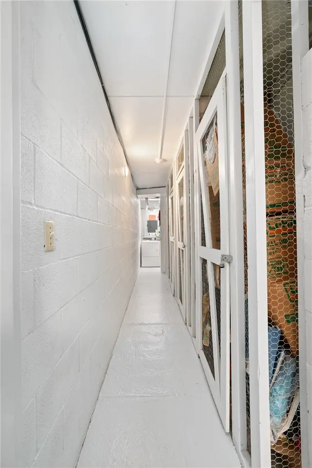 4404 Charlemagne Cir gallery image 8