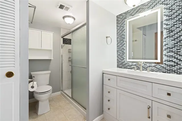 4404 Charlemagne Cir gallery image 10