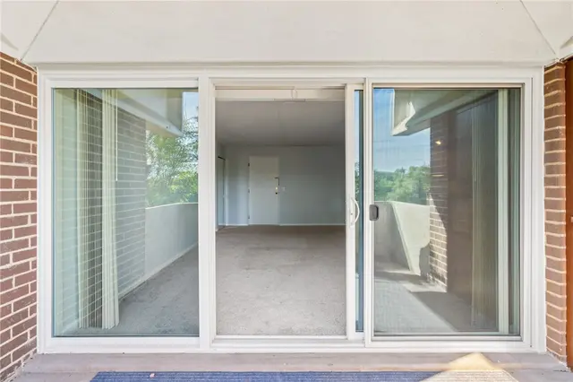 4404 Charlemagne Cir gallery image 12