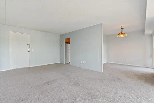 4404 Charlemagne Cir gallery image 15