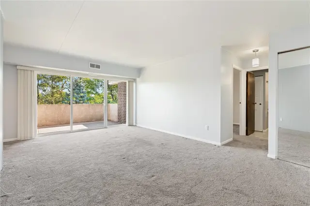 4404 Charlemagne Cir gallery image 22
