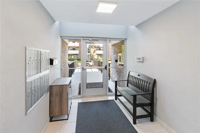 4404 Charlemagne Cir gallery image 24