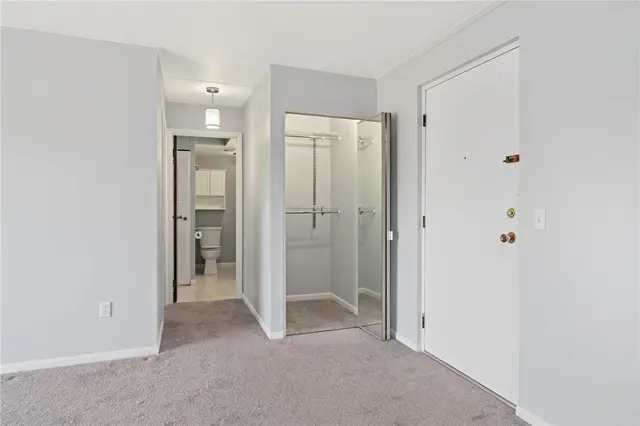 4404 Charlemagne Cir gallery image 25