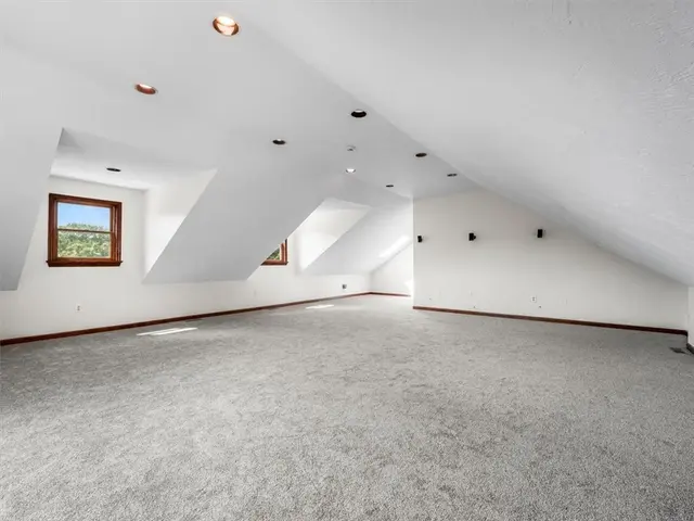 4407 Wildwood Sample Rd gallery image 33