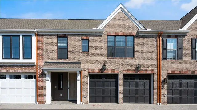 441 Roebling Ct gallery image 2