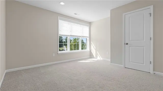 441 Roebling Ct gallery image 6