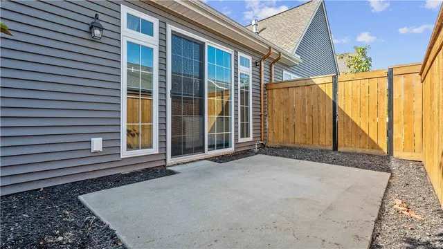 441 Roebling Ct gallery image 15