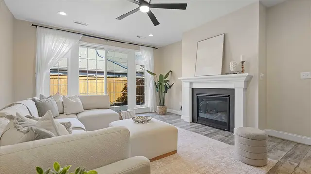 441 Roebling Ct gallery image 27