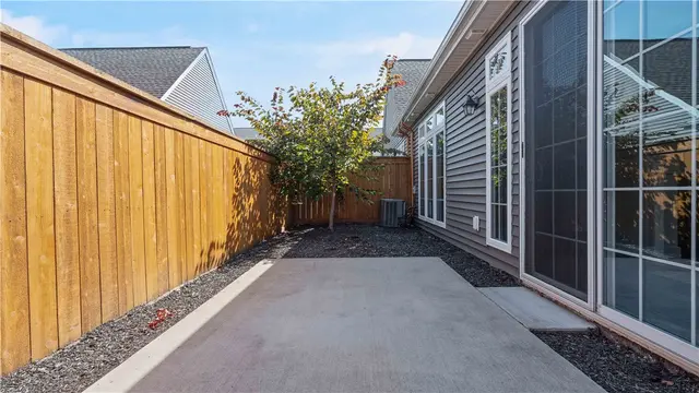 441 Roebling Ct gallery image 32