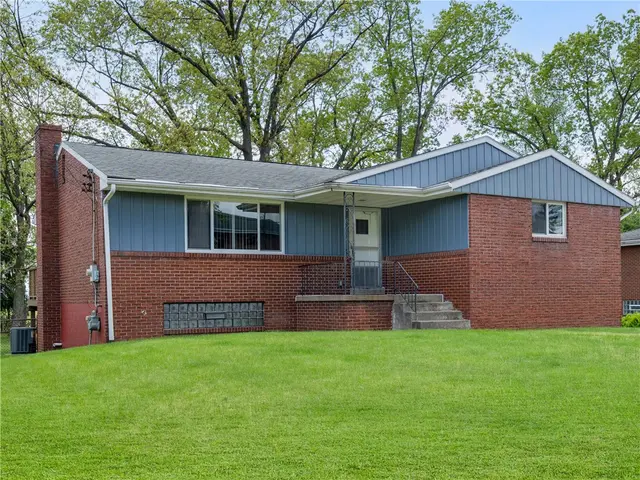 442 Englewood Dr