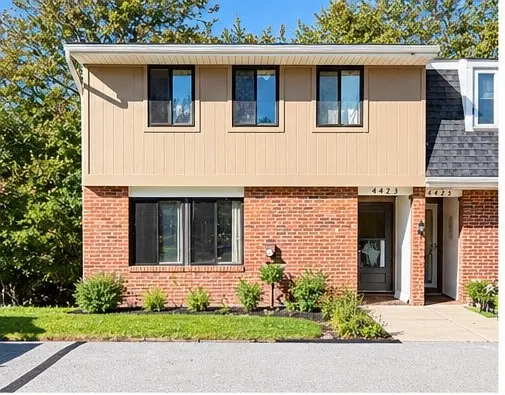 4423 Laurel Oak Dr